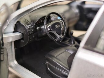Predám tento Kovový model.Hyundai i30 - 13