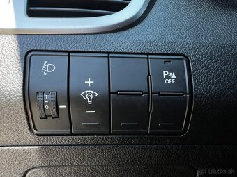 Hyundai i30 1.6i - 13