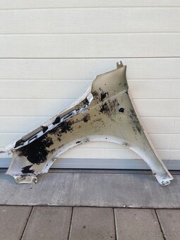 Predny blatnik Škoda Fabia 2 1026 biela - 13