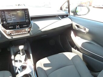 Toyota Corolla sedan 1,8i 72kW HEV automat - 13