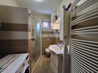 Dunakiliti – Rekonštruovaný dom a garzónka na veľkom pozemku - 13