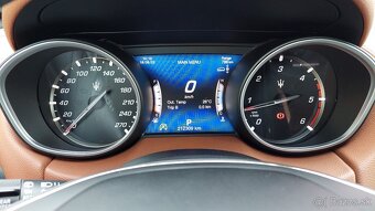 Maserati Levante 3.0D AT8 4x4 - 13