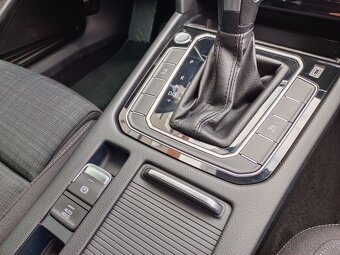 VW Passat B8 2.0TDI 110kW DSG R-Line - záruka Autodraft - 13