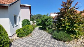 Predaj slnečný3 izbový samostatný rod. dom v príjemnej lokal - 13