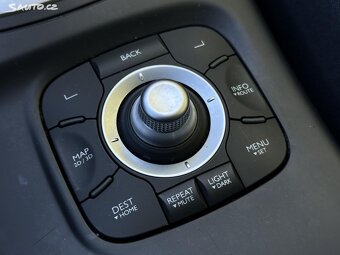 Renault Mégane + LPG 1.4/96kW ČR Navigace r.v. 2011 - 13