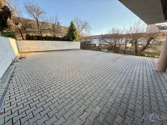 Investičná príležitosť: Moderná budova na bytový projekt v P - 13