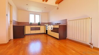 REZERVOVANÉ-VKUSNÝ 6 izbový rodinný dom Martin - Stráne - 13