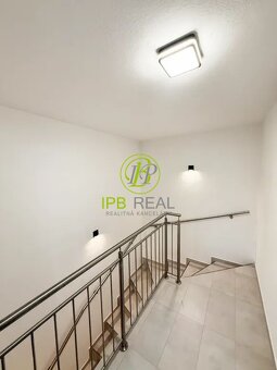 3-izb. byt s veľkou terasou a parkovaním v novostavbe v Pezi - 13