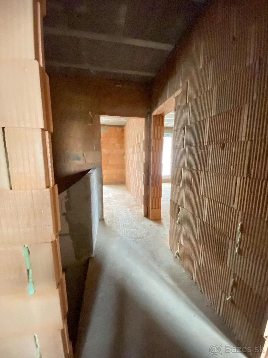 Na predaj 5 izbový rodinný dom v obci Dunajský Klátov s možn - 14