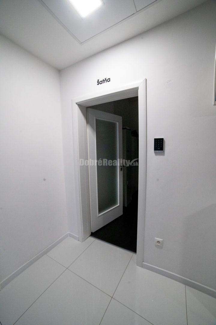 Krásne priestory na podnikanie do prenájmu v centre Rimavske - 14