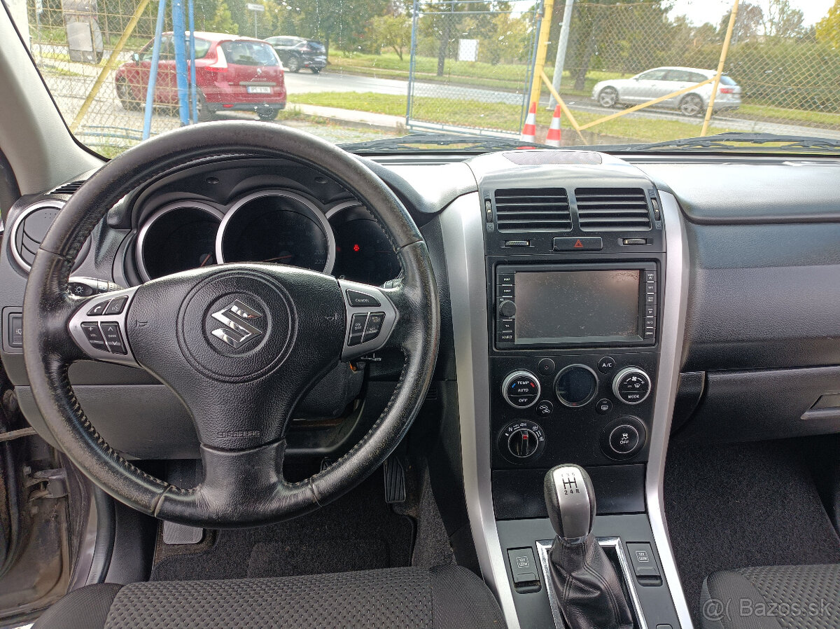 Suzuki Grand Vitara, 2.4-124kw,4x4,navi,xenon,2012 - 14