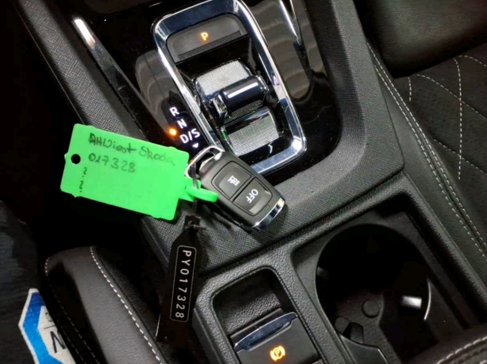 Škoda Octavia Combi 2.0 TDI DSG RS Plus - 14