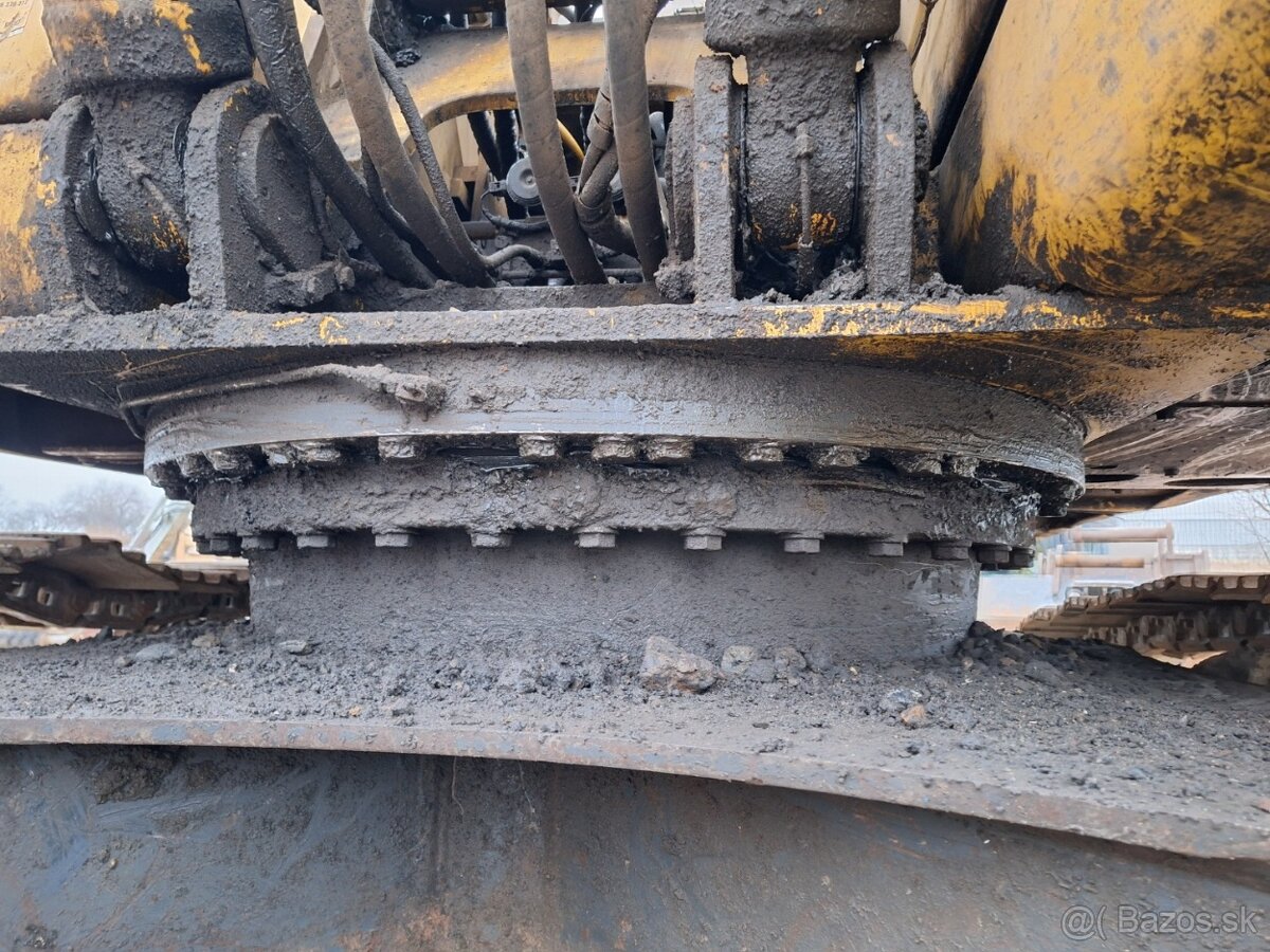 KOMATSU PC 240 LC - 14