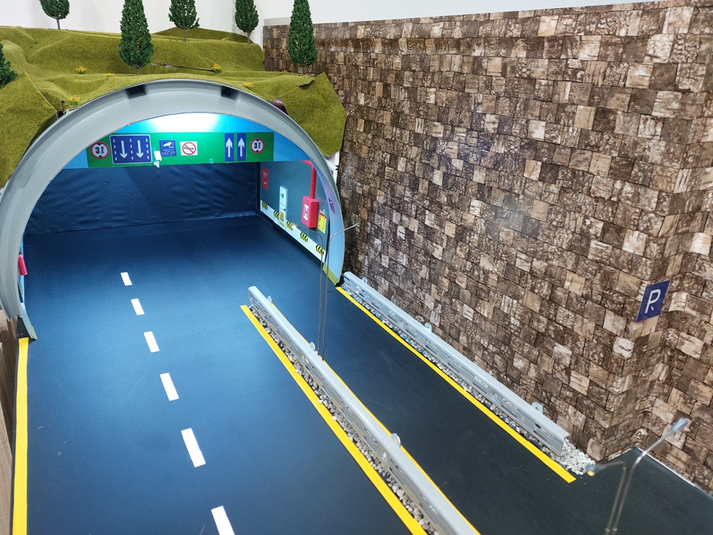 diorama dialnica s tunelom 1:18 - 14