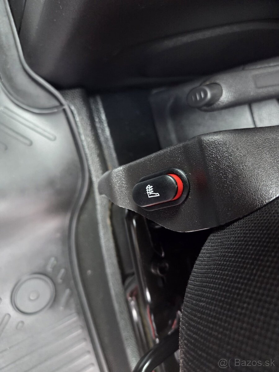 Predám dodávku Ford Transit Custom L2 H1 - 14