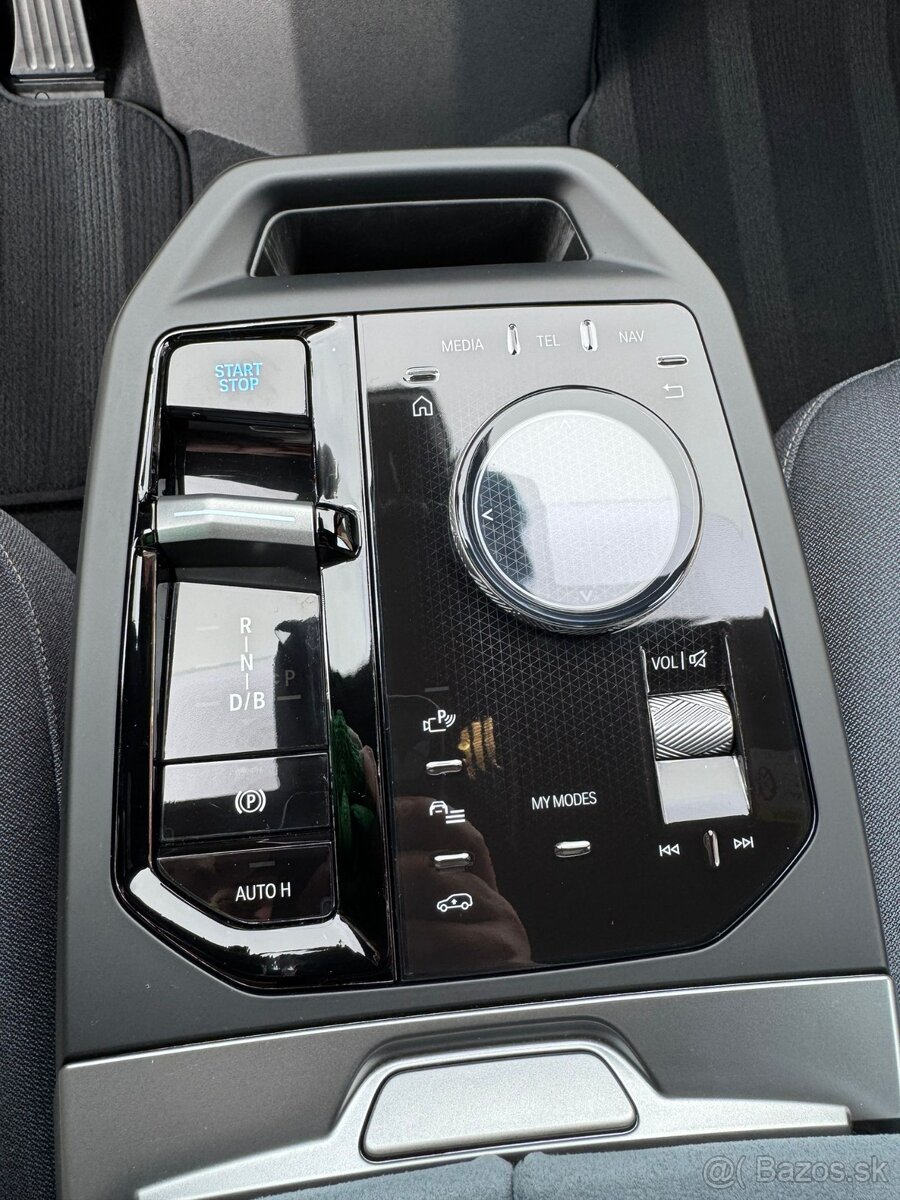 Predam BMW iX50 Xdrive - 14