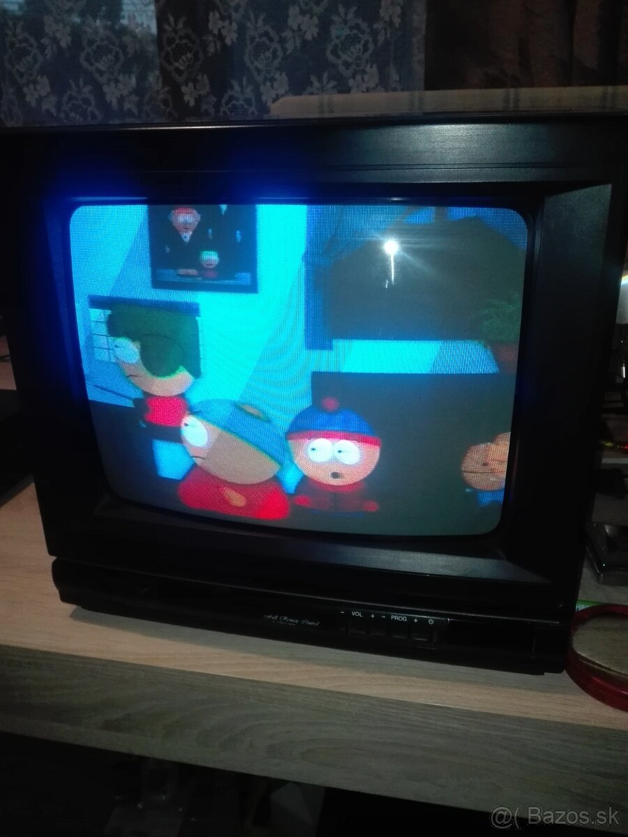 VHS videoprehrávač AIWA+TV farebné, 14“. - 14