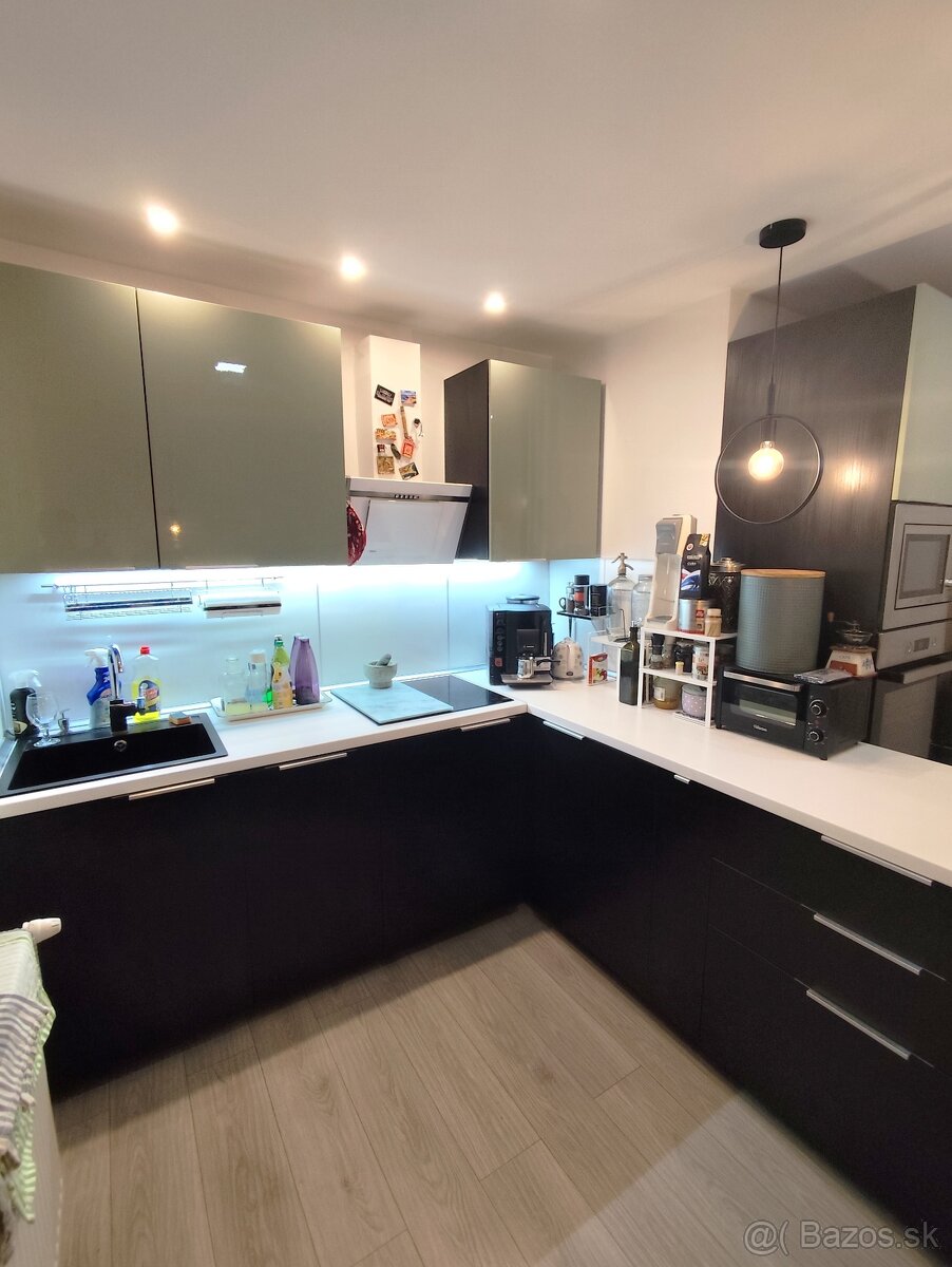 Predám 5 izbový Rodinný dom 205 m2, obec Bučany - 14