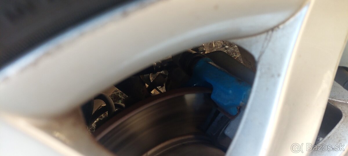 Škoda Octavia 2.0i, 85kw, benzín - 14