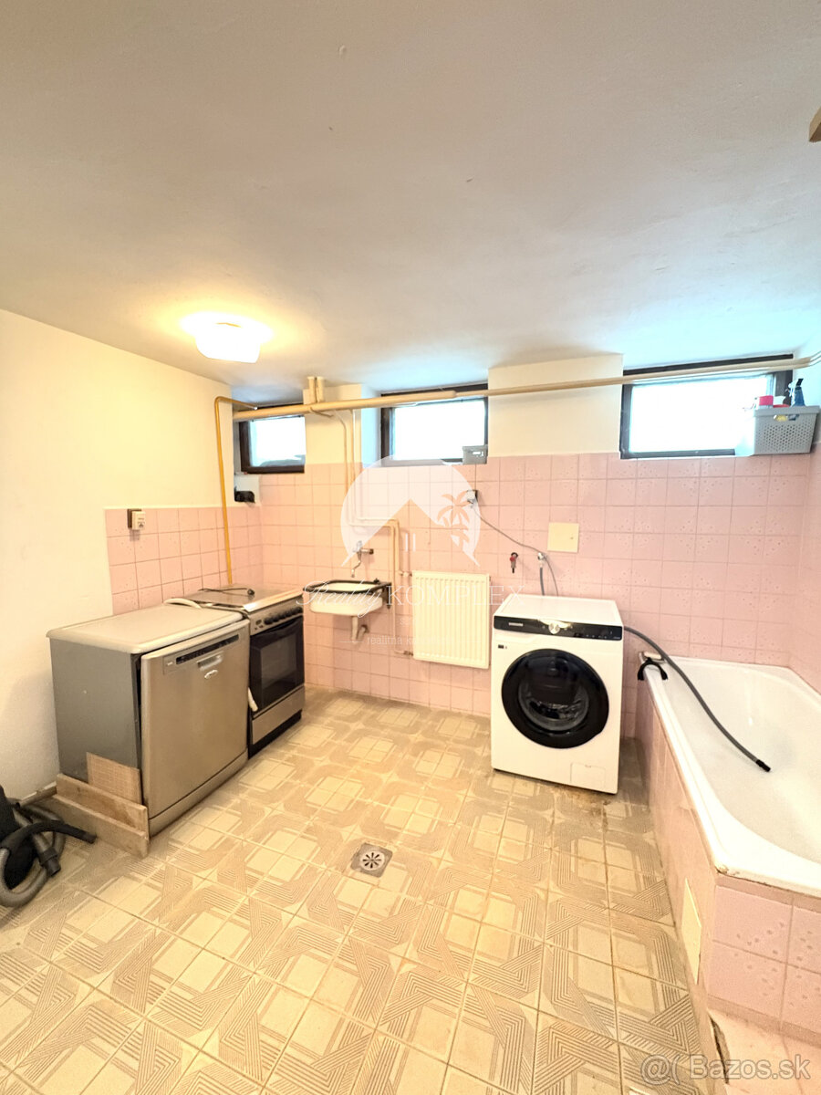 Reality KOMPLEX s.r.o. ponúka na PRENÁJOM 5 izbový rodinný d - 14