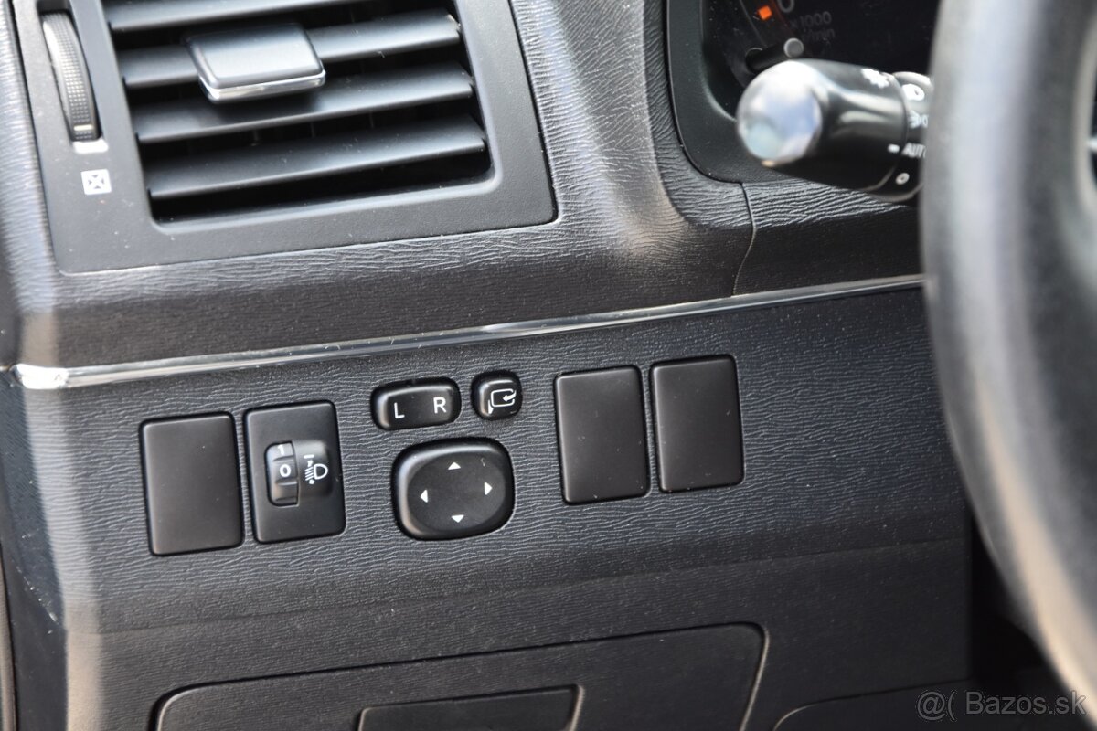 Toyota Avensis Combi - 14