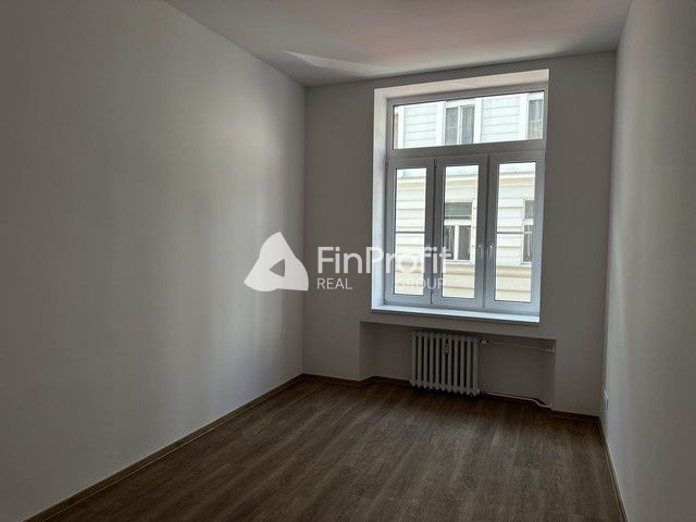 Kompletne zrekonštruovaný, klimatizovaný 4i byt na predaj - - 14