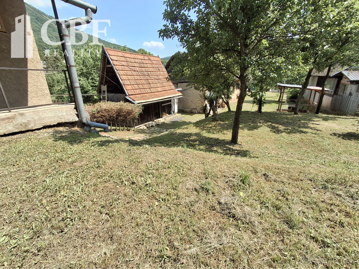 Na predaj dva domy v Drnave - 14