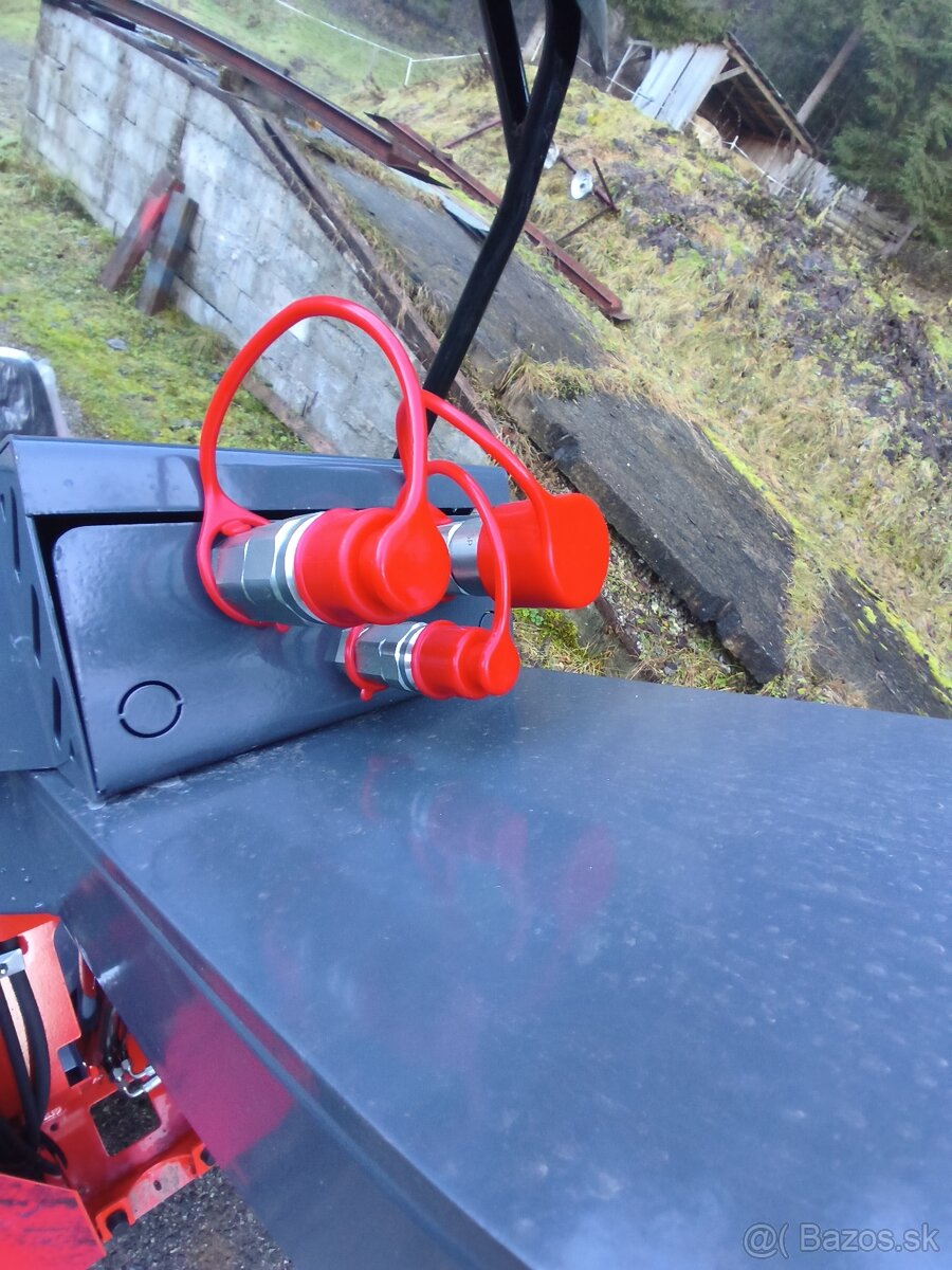 Kolesovy nakladac smykovy - 14