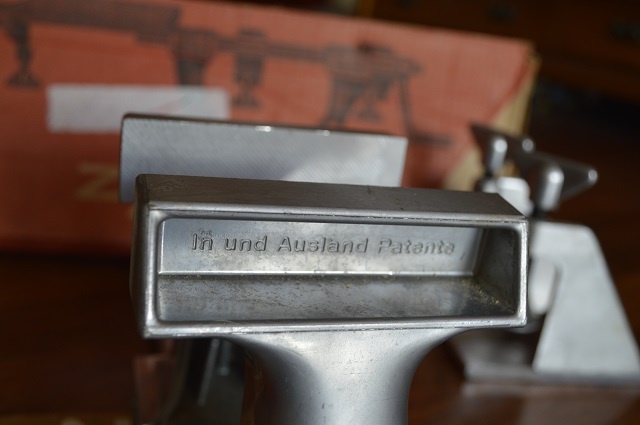 predam unikatny celohlinikovy prenosny zverak ZYLISS - 14