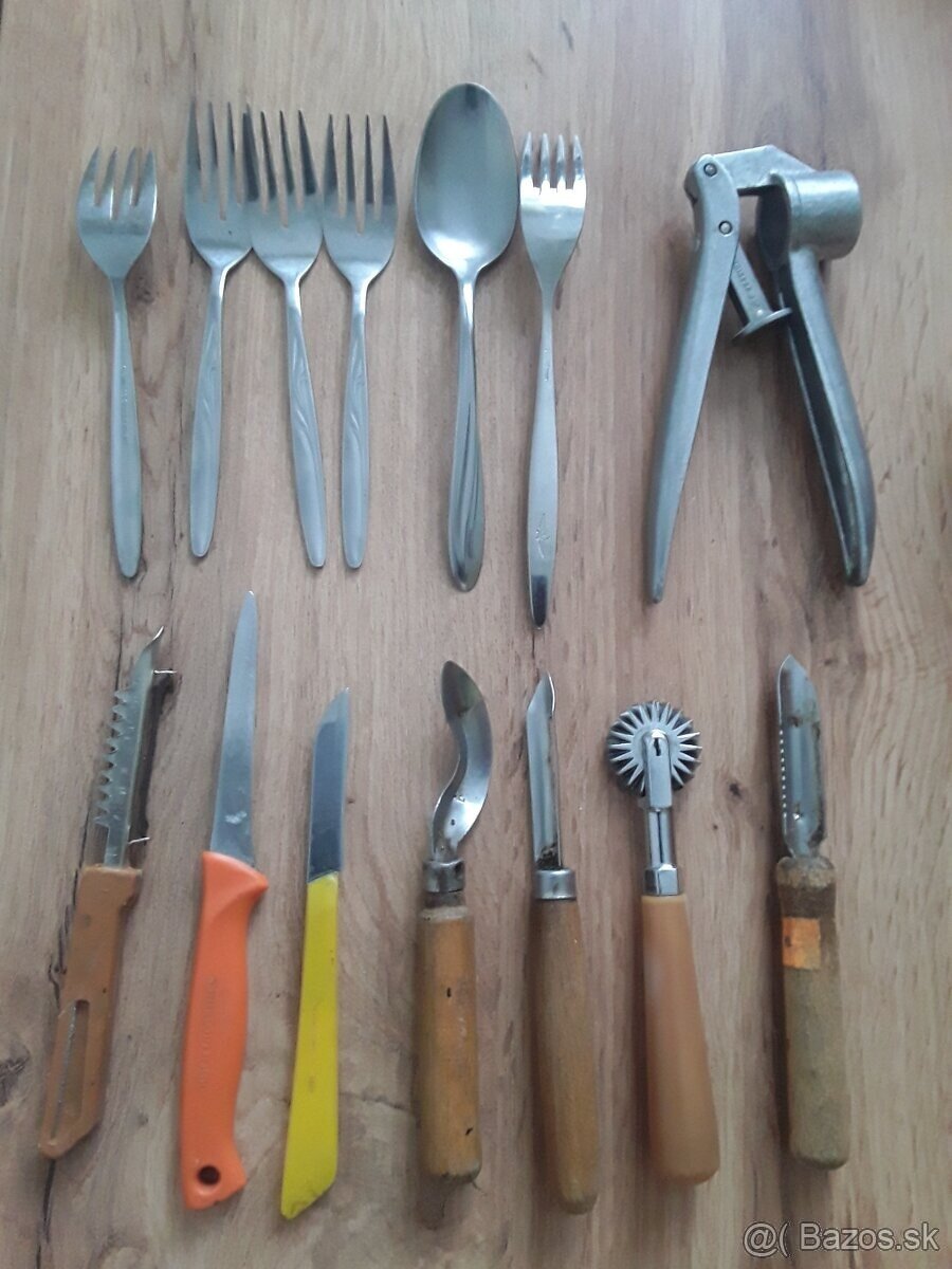 Rôzne retro. veci, nože, naberacky, - 14