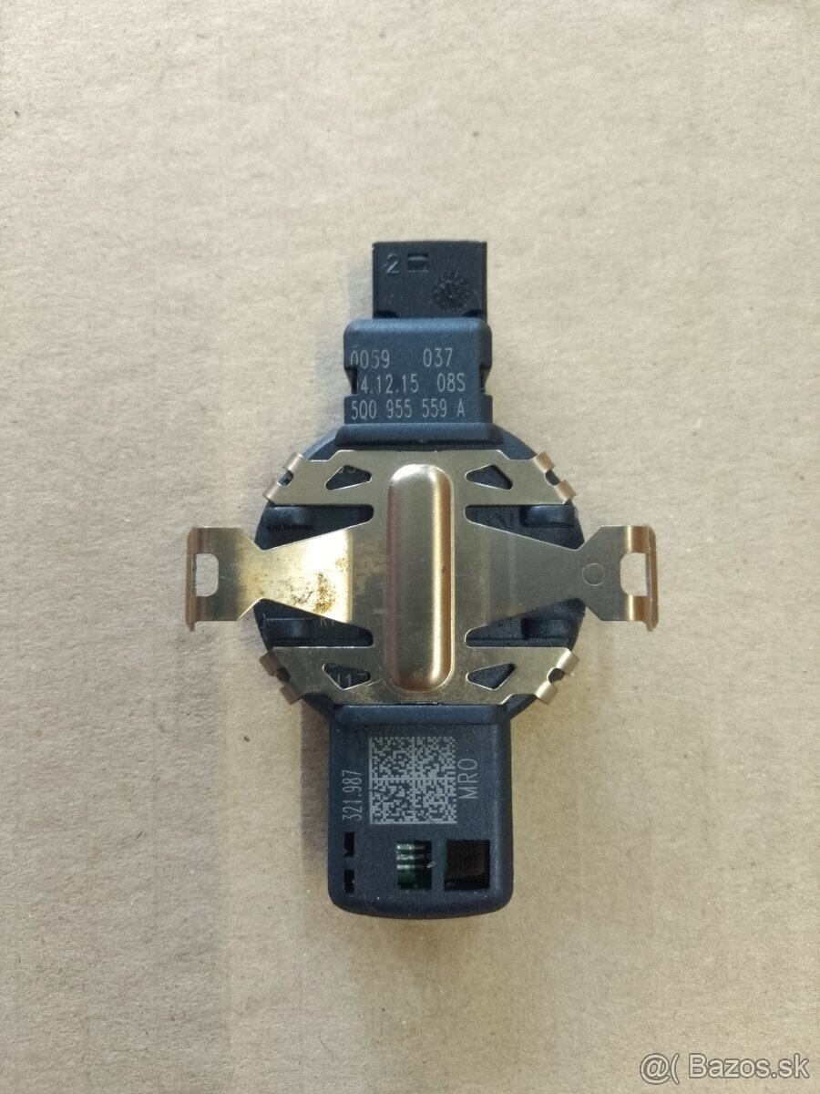 čelné sklo Passat B8, lišty, senzor - 14