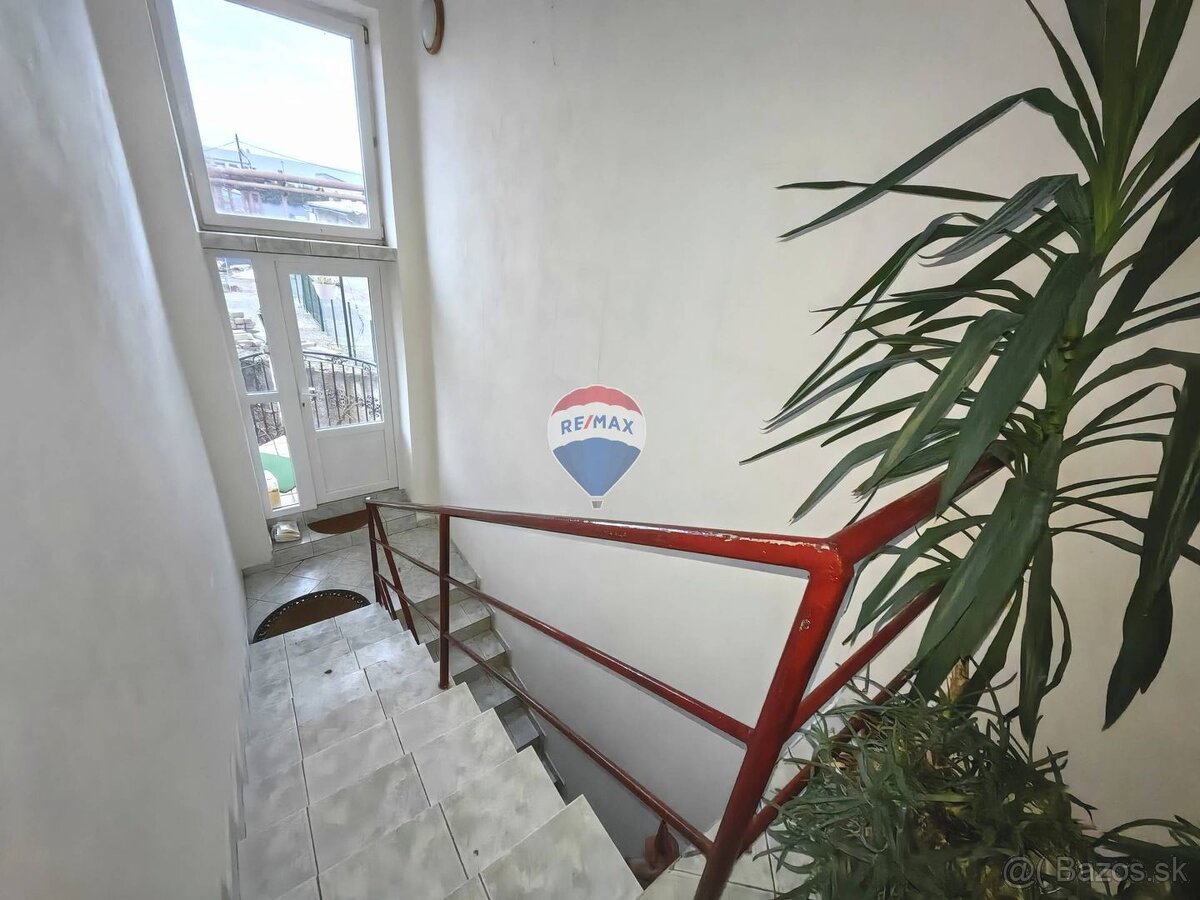 Polyfunkčný objekt, dom, podnikanie, 565m2, ul. Budovateľská - 14