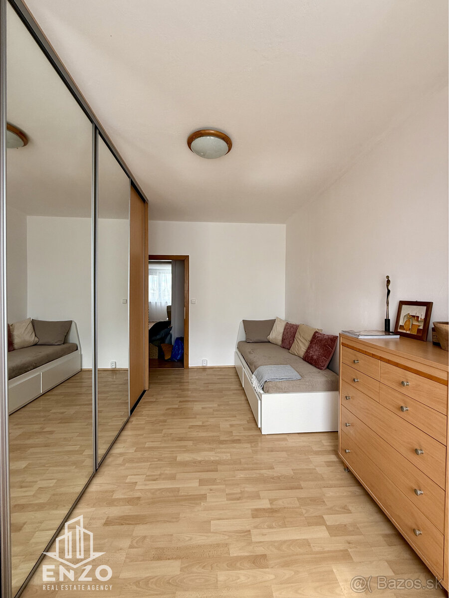 PRENÁJOM: Priestranný 4-izbový byt s výhľadom na hrad v cent - 14