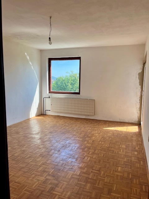 Veľký rodinný dom na Čermáni, bývanie aj podnikanie - 14