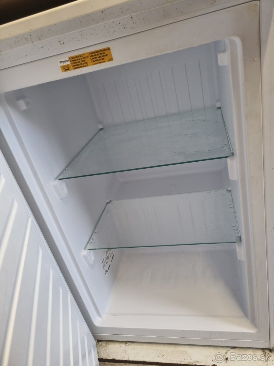 Predajný stánok zo zariadenim - 14