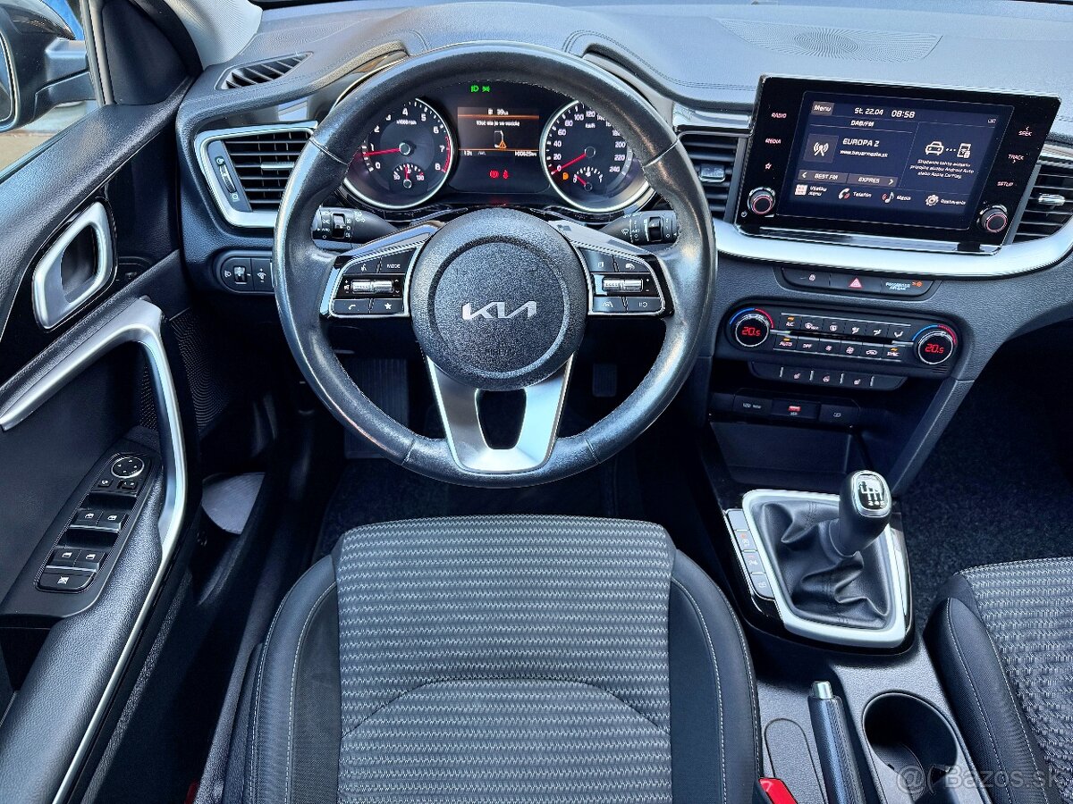 Kia CEED SW 1,5 T-GDi MT6 GOLD PLUS - 14