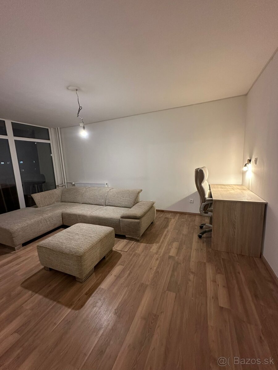 Kompletne zrekonštruovaný 2-izbový byt s balkónom, výťah - 14