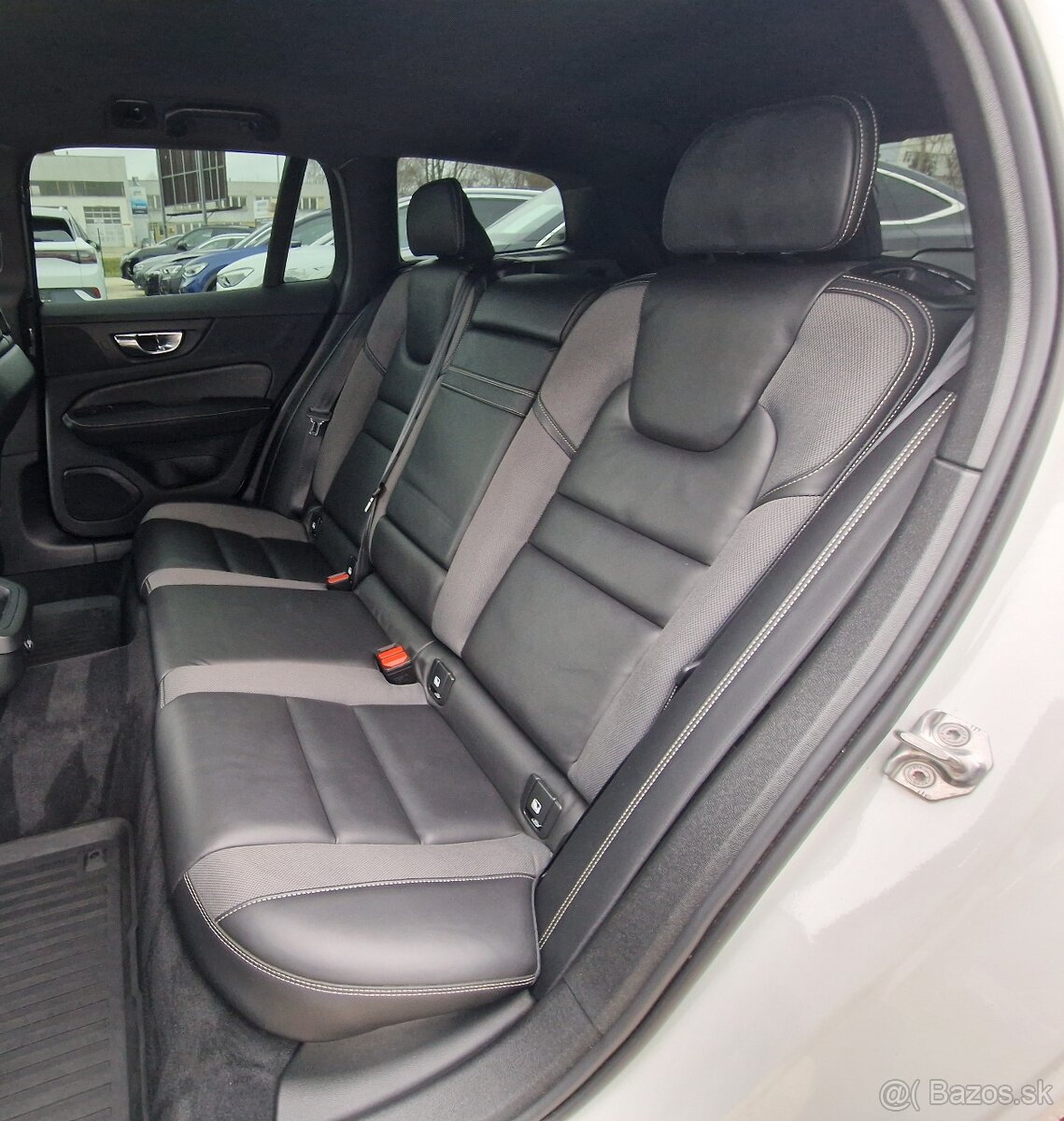 VOLVO V60 D3 R-DESIGN A/T - 14