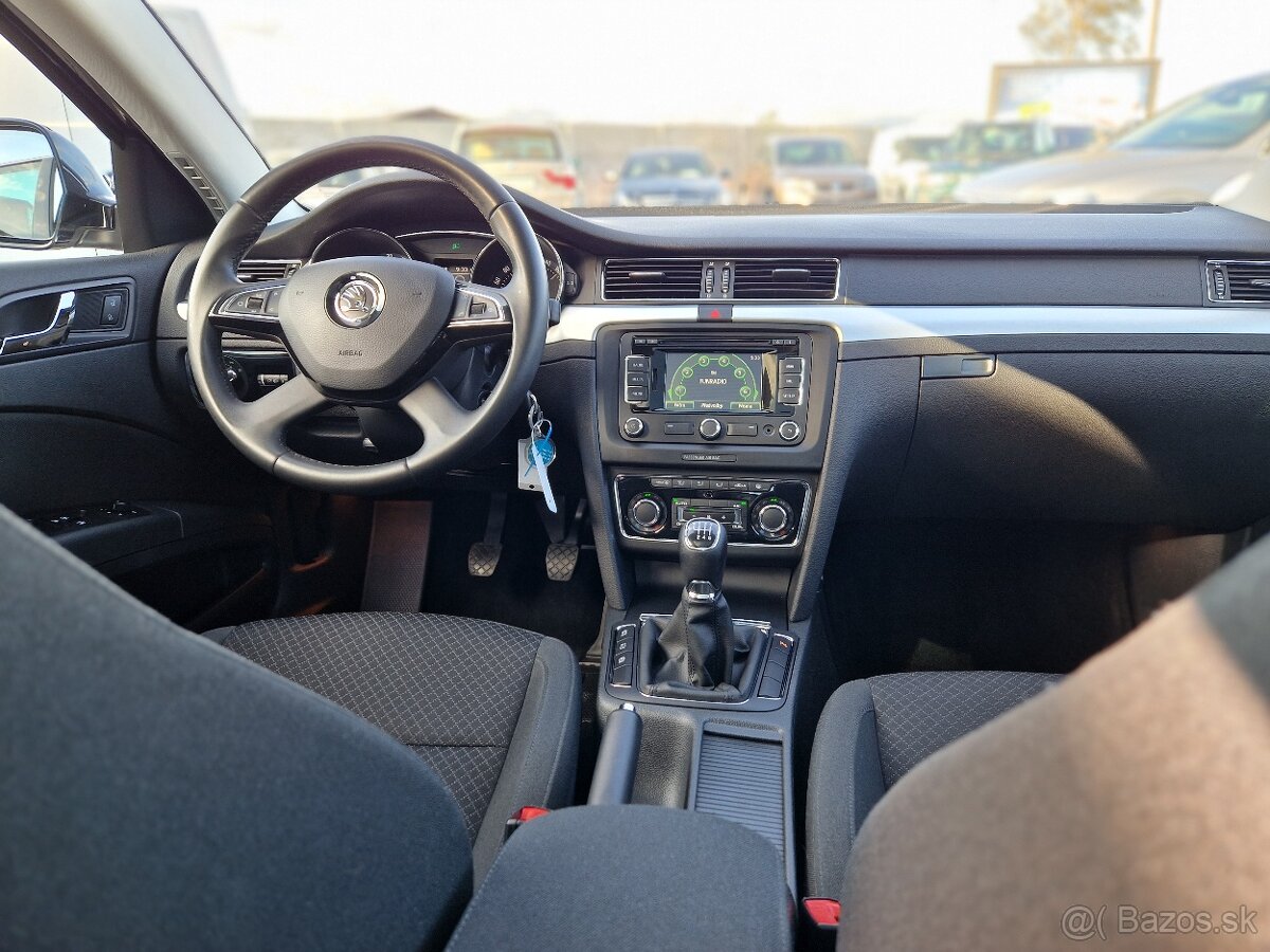 Škoda Superb Combi 2.0 TDI CR Elegance - 14