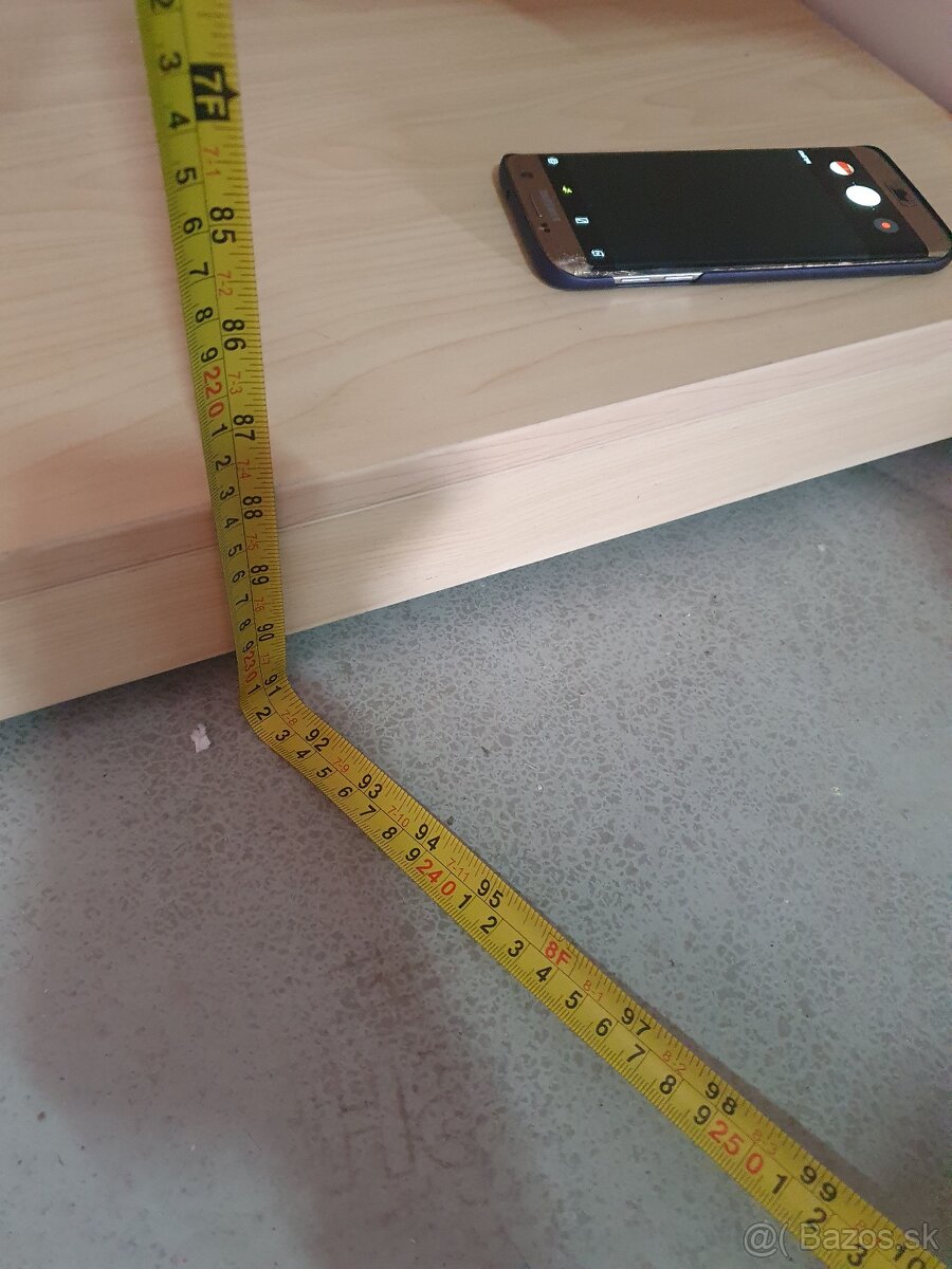 Regal, stojany a závesný system do predajne - 14