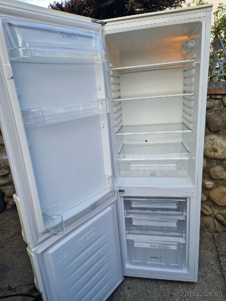 Electrolux chladnička s mrazničkou dole - 14