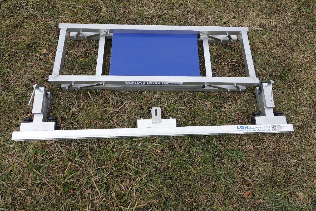 Servisný stolík na servis lyží - 14