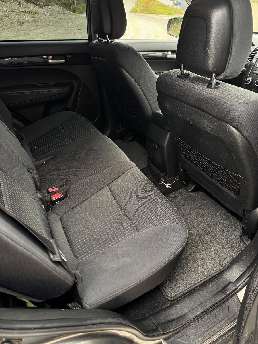 Kia Sorento Sorento 2.2 CRDi 4WD 7-miestne - 14