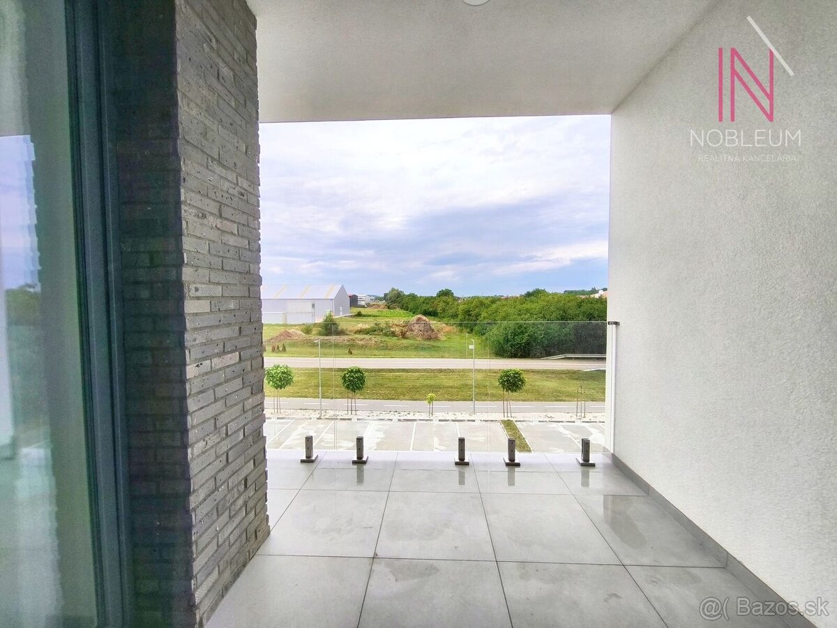 Na predaj štýlový kompletne zariadený 2 izbový byt s terasou - 14