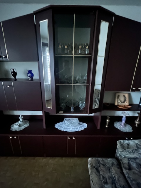 Predám sedačku, 2 kreslá, 2 taburetky - 14