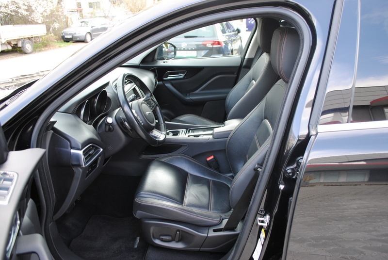 Jaguar F-Pace 2.0D I4 180k AWD A/T⭐SERVIS LEN JAGUAR - 14