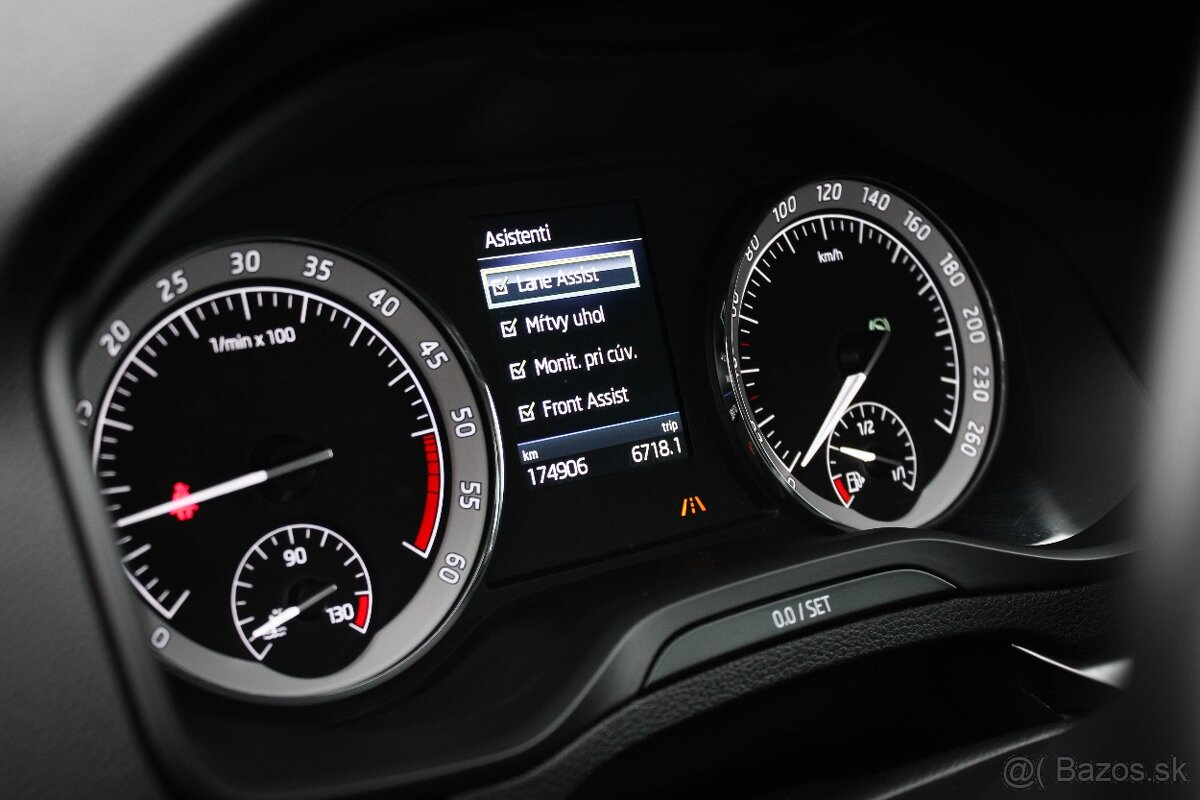 Škoda Karoq 2.0 TDI Style 4x4 DSG - 14