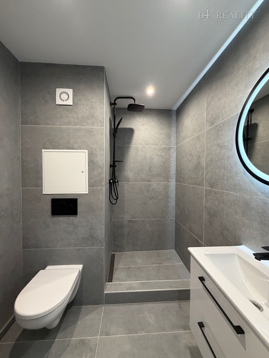 Kompletne zrekonštruovaný 2i byt s KK, 34m2 + balkón, Karpat - 14