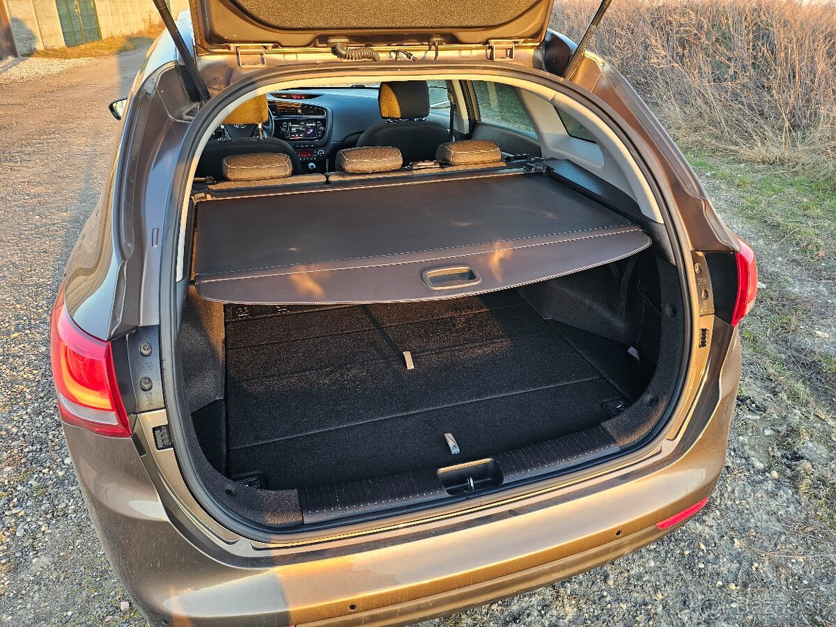 KIA Ceed 1.6 GDI 2018 Gold - 14