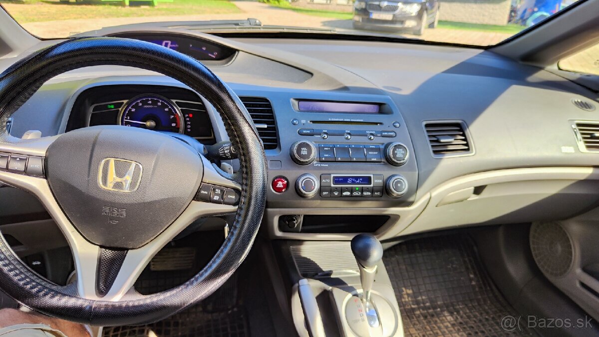 Spoľahlivá Honda Civic 1.8 Automat – STK/EK do 2027 103
- 14